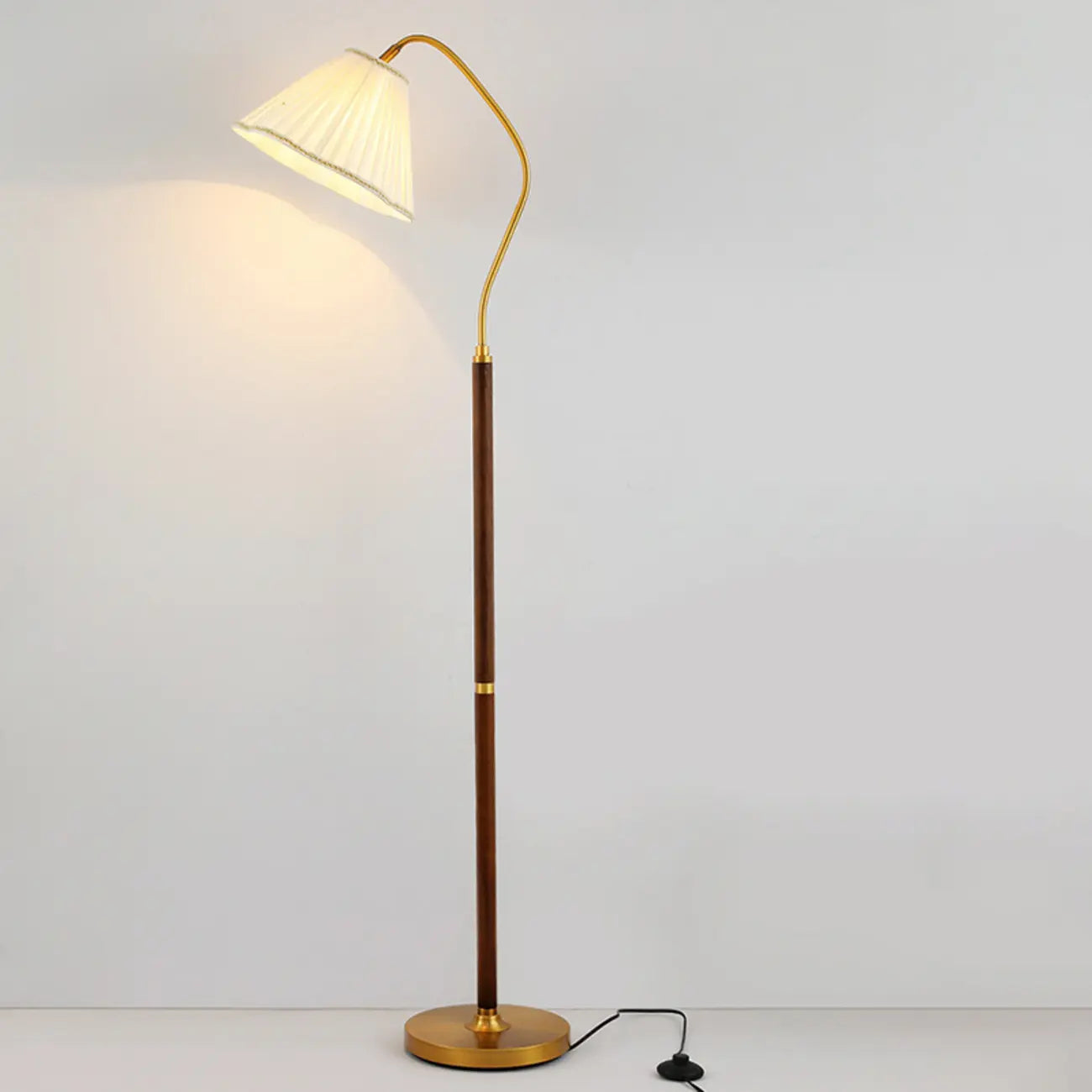 Natural Wooden Floor Lamps with Pleated Shade for Living Room