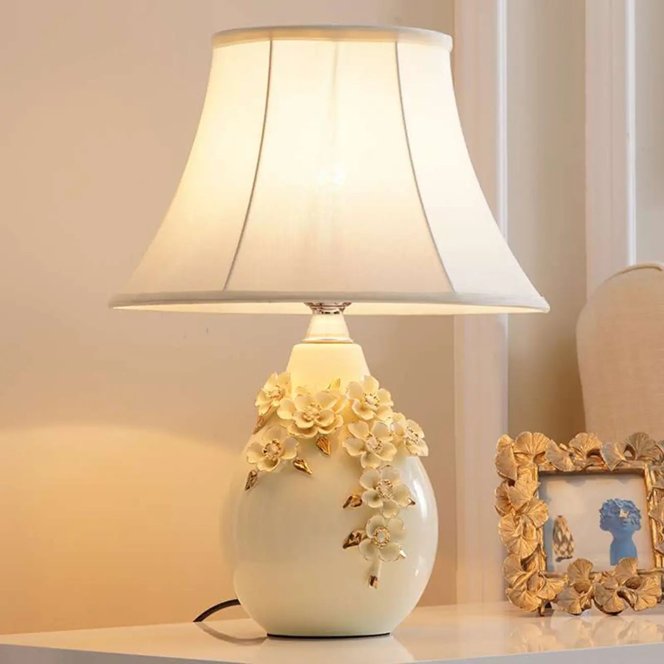 White Ceramic Ceramic Carved Table Lamp with Fabric Lampshade