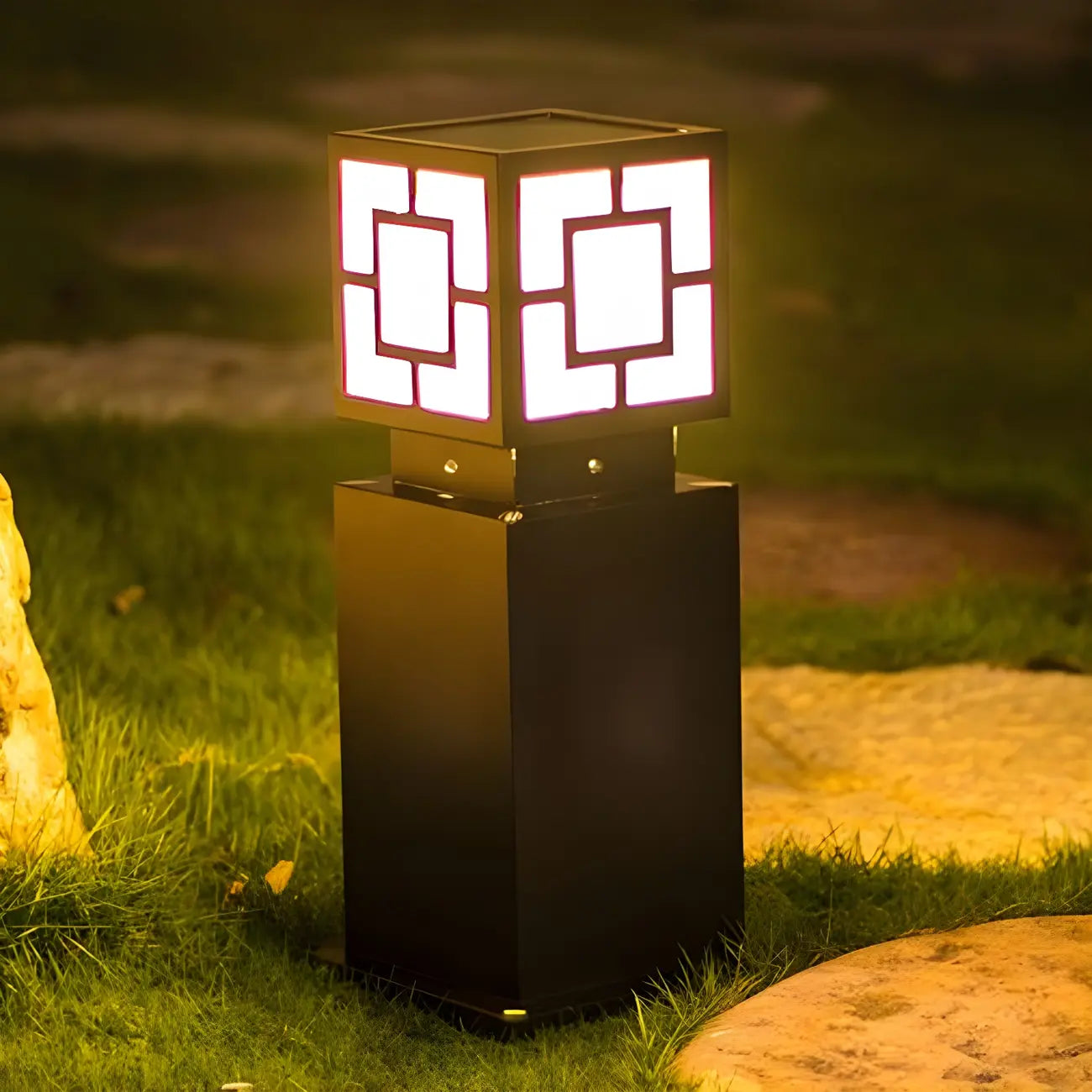 Classic Black Solar LED Outdoor Bollard Lighting for Landscape Pathway