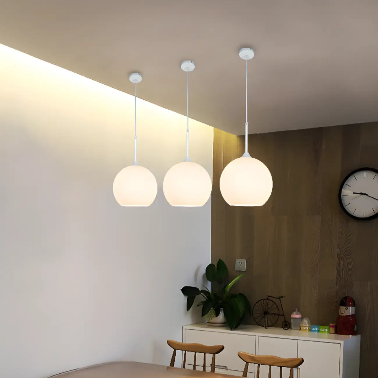Nordic Milky Glass Globe Hanging LED Lamp for Restaurant