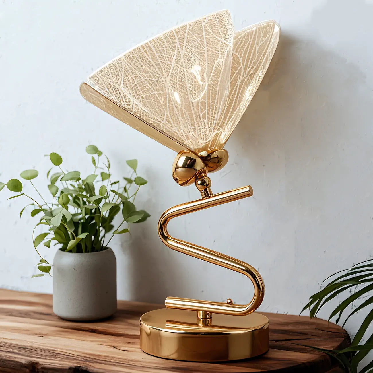 Glamorous Acrylic Butterfly Shape Gold Table Lamp