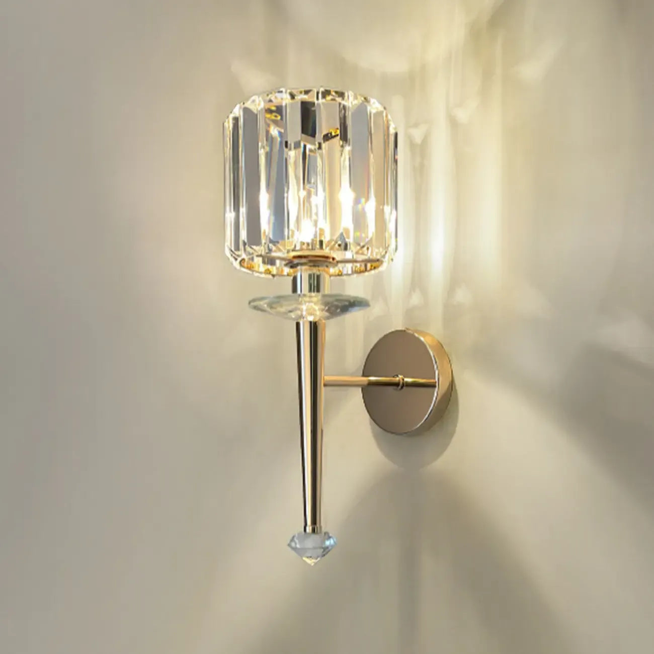 Elegant Crystal Smooth Gilded Metal Wall Sconce
