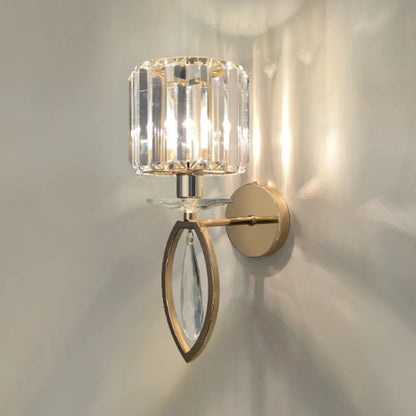 Elegant Crystal Smooth Gilded Metal Wall Sconce