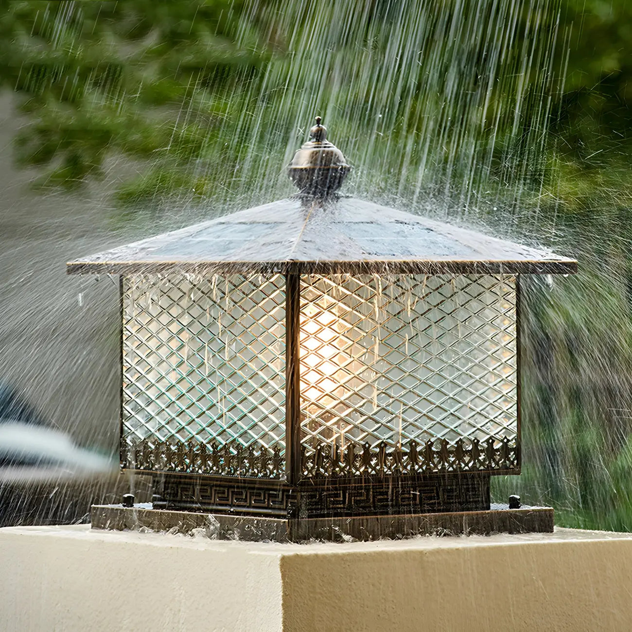 Simple Oriental Bronze Metal Post Cap Light