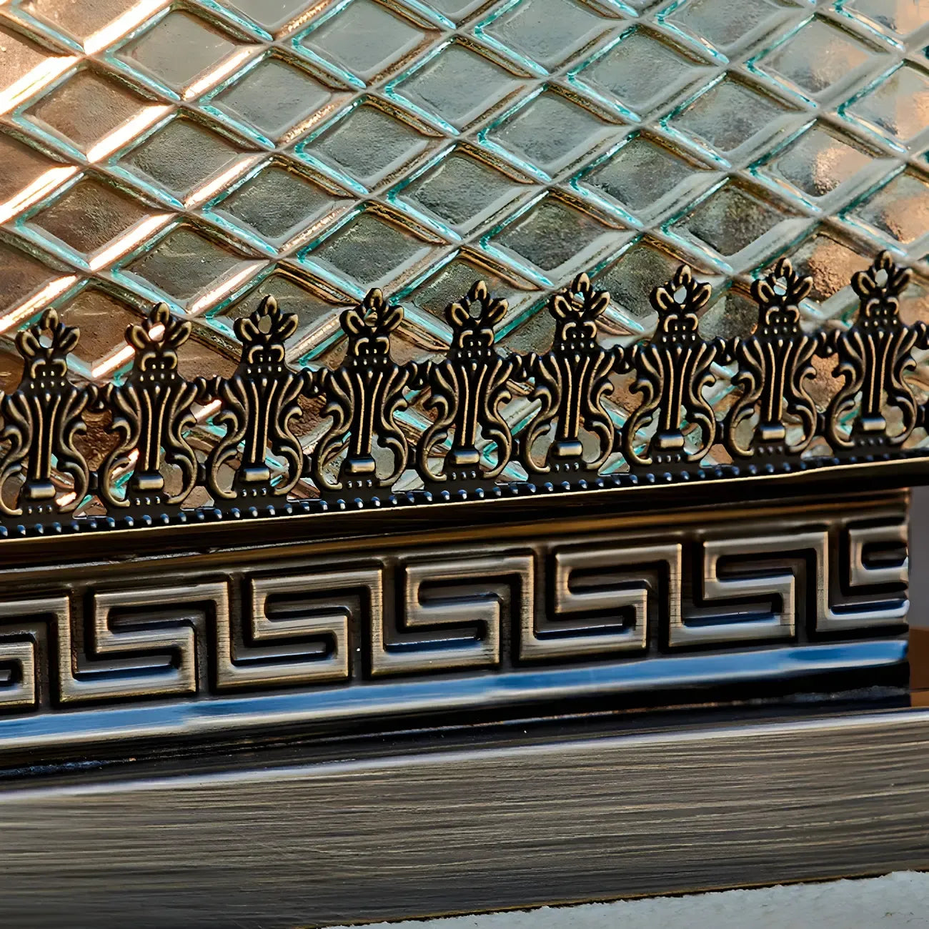 Simple Oriental Bronze Metal Post Cap Light