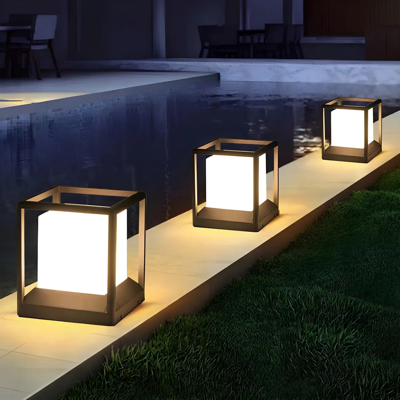 Outdoor Waterproof Metal Cube Post Cap Light